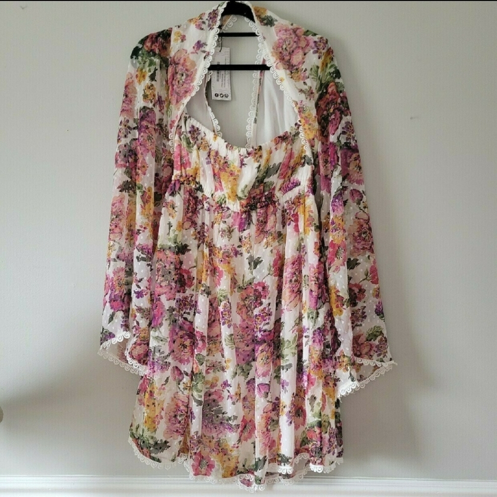 Boohoo Dobbi Skater Dress (12) - Picture 3 of 6